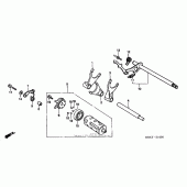 Схема вузла: Копірний вал і Вилки і Вал перемикання для Honda VT750 Shadow Deluxe
